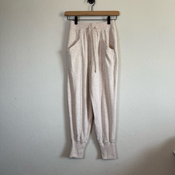 Lululemon Still Chill Jogger Pull On Stretch Waist Jogger Pants Heathered Cashew - Picture 2 of 13